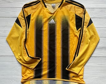 Plantilla de camiseta de fútbol vintage Adidas, camiseta de fútbol amarilla de manga larga para hombre, talla M, rara