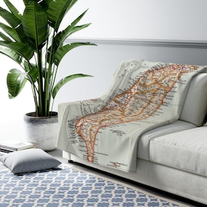 Taiwan Map Blanket for the Traveler&#39;s Home - Taiwan Map Fleece Blanket - Taiwan Map Blanket - Taiwan Blanket - Taiwan Gift