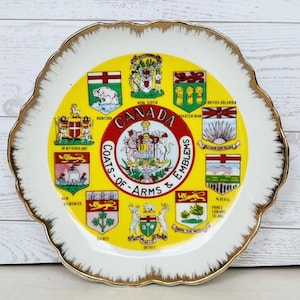 Vintage Canada Souvenir Plate – Provincial & Territorial Coats of Arms, Yellow Background, Gold Trim, Decorative Collector&#39;s Wall Art