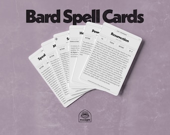 Può includere: Primo piano di un set di carte bianche con testo nero, con il titolo "Bard Spell Cards". Le carte sono disposte a ventaglio, con la carta superiore che mostra l'incantesimo "Resurrezione" e la sua descrizione.