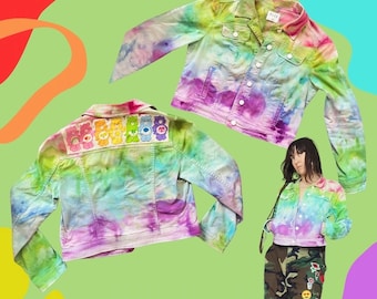 Chaqueta de mezclilla teñida con lazo de Care Bears