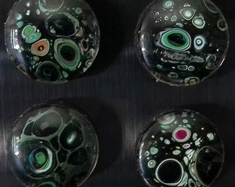 Set aus 4 Glas-Galaxie-Magneten mit einem Durchmesser von 2,5 cm