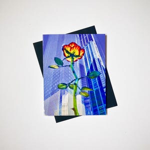 Beliebige Geburtstagskarte mit einer Rose in der Stadt
