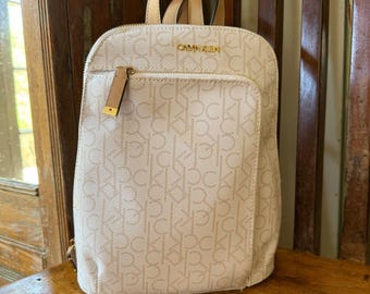Calvin Klein Hudson Backpack White Tan Gold Monogram Half Zip Pre-Owned