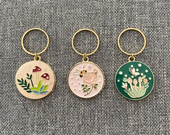 NATURE BADGES Jumbo Enamel Trio - Set of 3 Knitting Stitch Markers - 18 mm gold rings