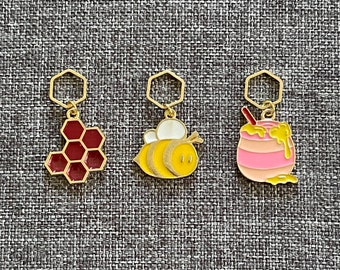 BEE SWEET Enamel Trio - Set of 3 Knitting Stitch Markers - 10 mm gold hexi-rings