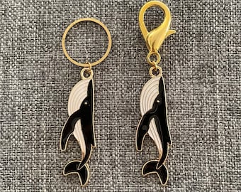 HUMPBACK Jumbo Enamel Pair - Set of 2 Knitting Stitch Markers - 1 x 18 mm gold ring + 1 x Progress Keeper