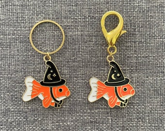 FISH WITCH Jumbo Enamel Pair - Set of 2 Knitting Stitch Markers - 1 x 18 mm gold ring + 1 x Progress Keeper