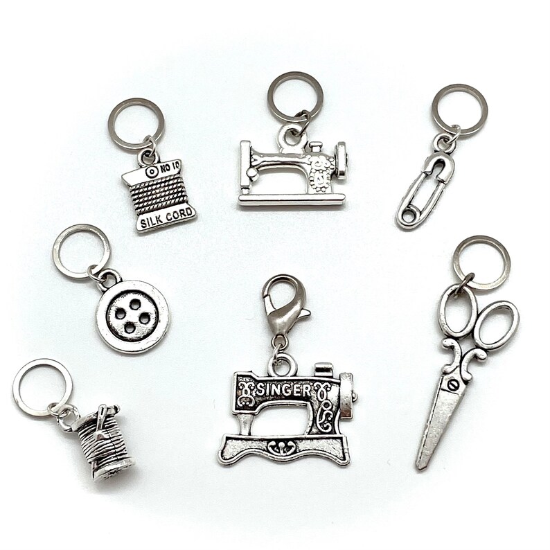 QUILTING BEE Set of 7 Knitting Stitch Markers 6 x 10 mm silver rings 1 x Progress Keeper image 1