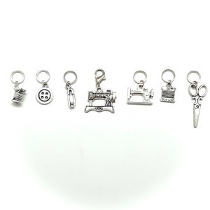 QUILTING BEE Set of 7 Knitting Stitch Markers 6 x 10 mm silver rings 1 x Progress Keeper image 2