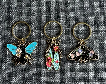 BLOOMING INSECTS Jumbo Enamel Trio - Set of 3 Knitting Stitch Markers - 18 mm gold rings
