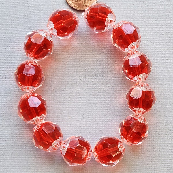 12 Large Transparent and Red Faceted 18 mm Round Vintage LUCITE Crystal Shape Beads. (NOT GLASS)