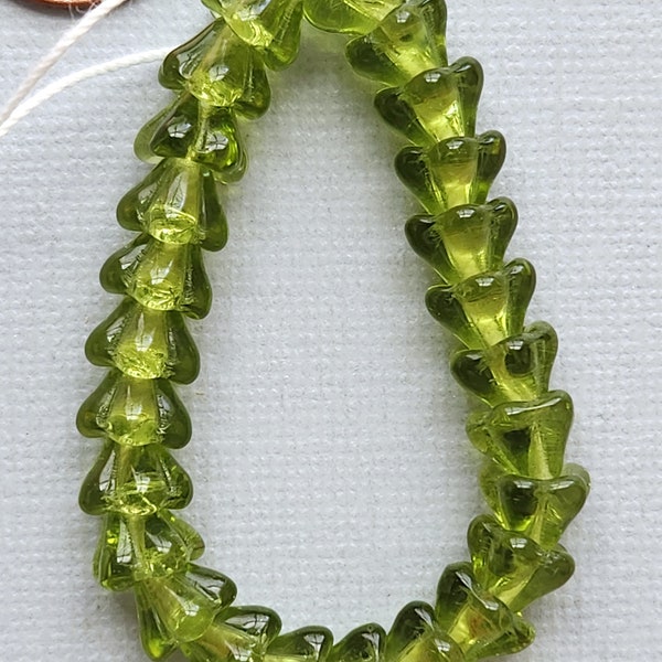 25 Czech Transparent Olivine Green Bell Cup Flower Glass Beads