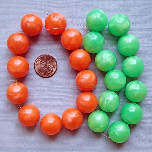 Choice of 12 Pearl Finish Vintage Lucite (Plastic)  Round 18mm Beads, Orange or Green