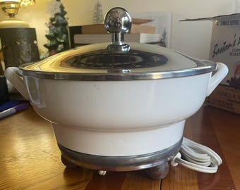1960s Sohn Creations Electric Casserole Warmer White Ceramic w/ Lid 115V Plug-in