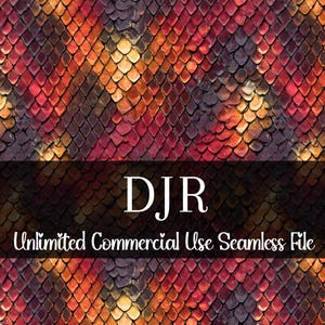 Può includere: Un motivo senza cuciture con un design a pelle di rettile nei toni del rosso, arancione e viola. Il motivo è composto da piccole forme a scaglie. Il testo "DJR Unlimited Commercial Use Seamless File" è visualizzato.