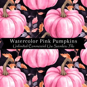 Könnte beinhalten: Ein nahtloses Muster mit Aquarell-rosa Kürbissen mit braunen Stielen und grünen Blättern auf schwarzem Hintergrund. Der Text "Watercolor Pink Pumpkins Unlimited Commercial Use Seamless File" wird auf einem schwarzen Banner angezeigt.