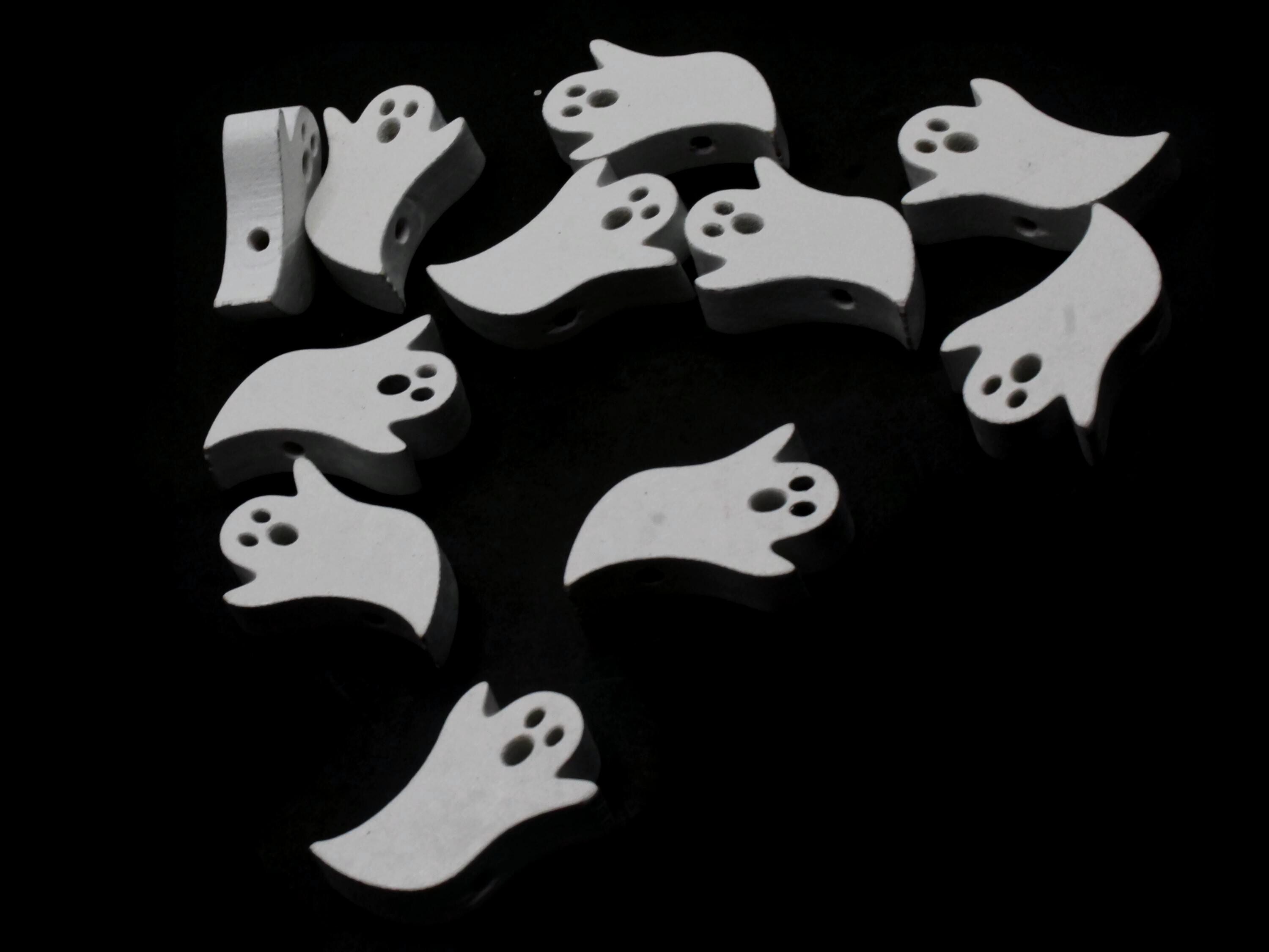 VILLCASE 40 Perline Distanziali In Argilla Polimerica Per Halloween – Forme Zucca, Fantasma, Ragno E Teschio Per Bracciali E Collane Fai Da Te