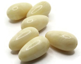 6 32mm Ivory Teardrop Beads Vintage Lucite Beads Large Loose Beads Jewelry Making Beading Supplies New Old Stock Vintage Plastic Big Beads