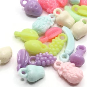 35 Frucht-Charme Mischfarbe Essen Charme Schmuck machen Perlen Liefert Multi-Color-Miniatur Kunststoff Anhänger