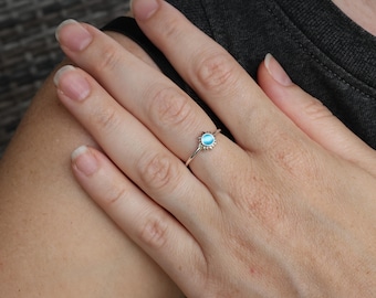 Anillo de plata con forma de sol, delicado anillo de sol, apilable, minimalista, ajustable, regalo de amistad apilable, regalo de Navidad