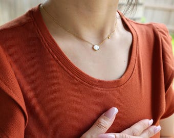 18K Gold White Shell Necklace, Mother of Pearl Necklace, Dainty Necklace, Waterproof Stainless-Steel Jewelry, Chain Necklace Minimalist Gift