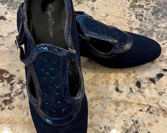 Vintage Angel Steps Navy Suede Dress shoes 9 WW - FANCY!