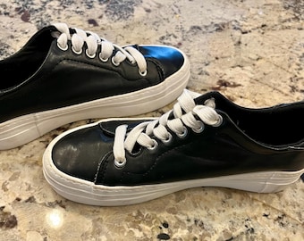 Rocket Dog Black Leather sneakers, size 7.5 - RUNS NARROW