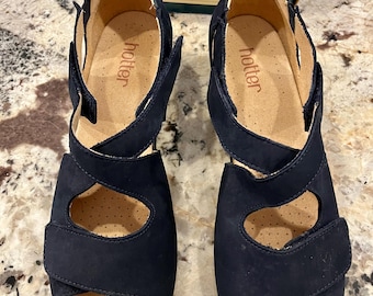 HOTTER, Strappy Navy Nubuck sandals, size 9.5 WIDE