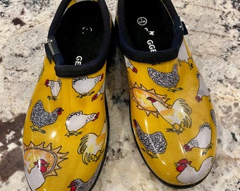 SLOGGERS, Size 7 - Yellow hens