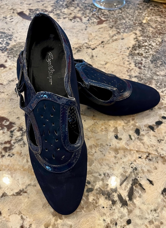 Vintage Angel Steps Navy Suede Dress shoes 9 WW - FANCY!