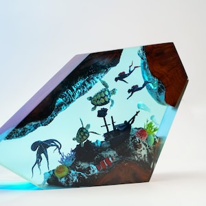 Ocean Resin Lamp, Aquatic Lamp, Octopus Artisan Lamp, Epoxy Ocean Lamp, Ocean Gift, Octopus Table Lamp, Resin Wood Lamp, Unique Gift For Him