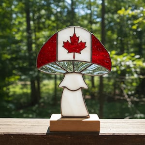 Kanada Ahornblatt Pilz Buntglas PDF Muster, Kanada Themed Suncatcher PDF, Handgefertigtes Vaterländisches Kanada Dekor, Modernes Dekor