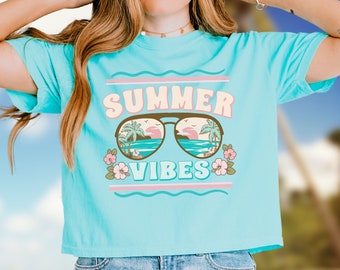 Summer Vibes Beachy Sunglasses Comfort Colors Crop Top Oversized T-shirt, Beach Topical Summer Womens Cropped Tee, Beachy Crop Top