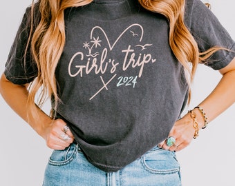 Girls Beach Trip 2024 Crop Top Graphic Tee, Girls Trip 2024 Shirt Comfort Colors Crop Top, Girls Only Vacation Shirt, Girls Trip Gifts