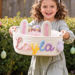 パーソナライズされたイースターバスケット、カスタムバニーバスケット、子供向けイースターエッグハントギフト、赤ちゃんのための初めてのイースターバスケット、イースターデコレーション、ベビーギフトバスケット