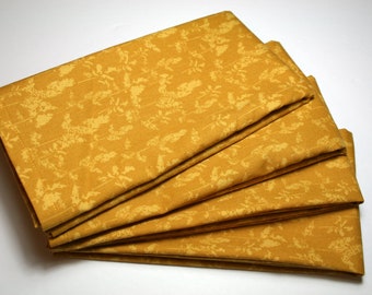 Large Dinner Napkins ~ Set of 4 ~ 18" Gold Foliage Leaves Cotton Napkins ~ Great for Parties, Everyday Meals, Hostess Gift