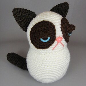 Grumpy Kitty PDF amigurumi crochet pattern image 3