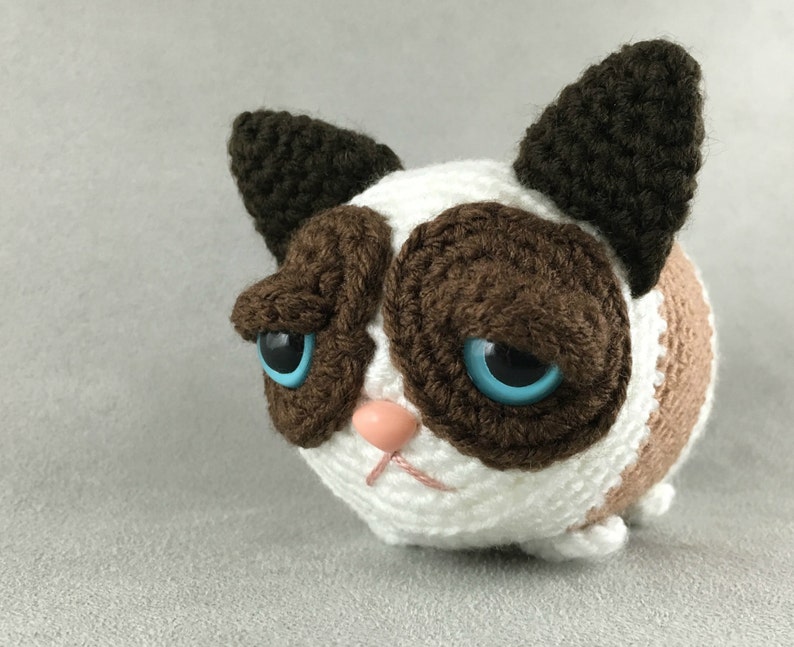 Grumpy Tsum PDF amigurumi crochet pattern image 1