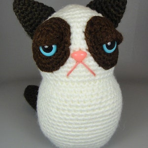 Grumpy Kitty PDF amigurumi crochet pattern image 1