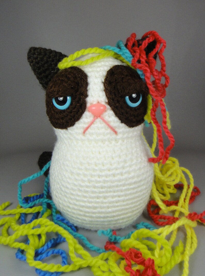 Grumpy Kitty PDF amigurumi crochet pattern image 2