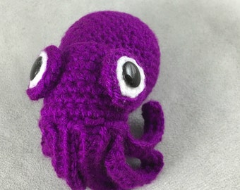 Stubby aka Googly-Eyed Squid - PDF amigurumi crochet pattern