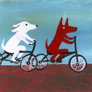 Hunde fahren BIKES Kunst Note Card - Fahrrad Folk Outsider Kunst - weißer Hund mit rot braunen Hund