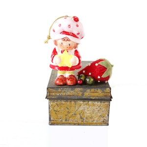Vintage Strawberry Shortcake Christmas, Strawberry Shortcake Ornament, Retro Christmas, Vintage Christmas, Strawberry Shortcake with Star