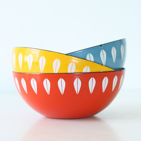 Vintage Cathrineholm Bowls - Set of 3, Red, Yellow and Blue Enamel Lotus Pattern Bowls, 7" diameter