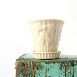 Vintage White Bow Planter, USA Planter, Vintage Home Decor, Shawnee Pottery, Cottage Core, Cozy Home, Coquette Decor