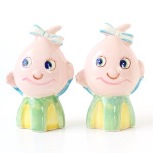 Vintage Anthropomorphic Garlic, Salt Pepper Shakers, Faces, Kitsch Decor, Japan, Retro Kitchen, Kitschy, Vintage Home, Retro Aesthetic