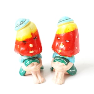 Vintage Anthropomorphic Strawberry Shakers: Kitsch Retro Kitchen Decor