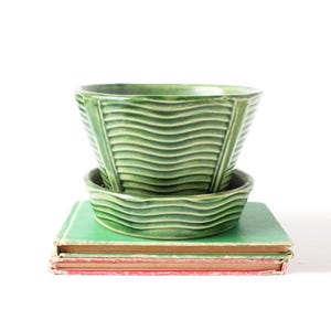 Vintage Green McCoy Planter, Wavy Pattern, McCoy Pottery, USA, Vintage Home Decor, Retro Style, Vintage Garden Decor