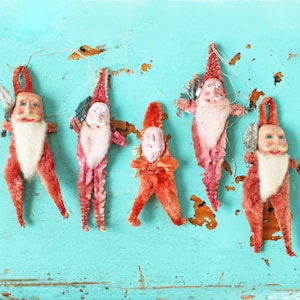Vintage Christmas Santas, Pipe Cleaner Santas, Vintage Christmas Decoration, Set of 5, Vintage Christmas, Vintage Holiday, Retro Style